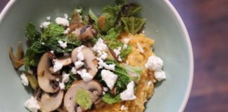 Polenta mit Wirsing, Pilzen und Feta